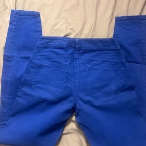 London Jean 
Electric Blue 
Casual pants